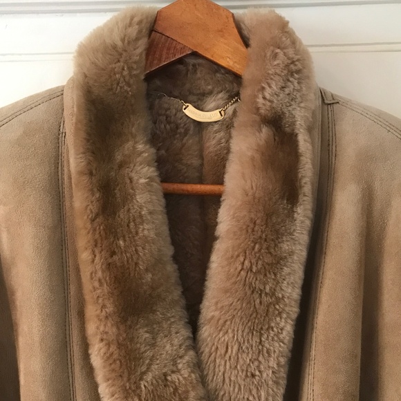 ❤️. HOST PICK! *** MARINA RINALDI SPANISH SHEARLING COAT - Picture 5 of 16